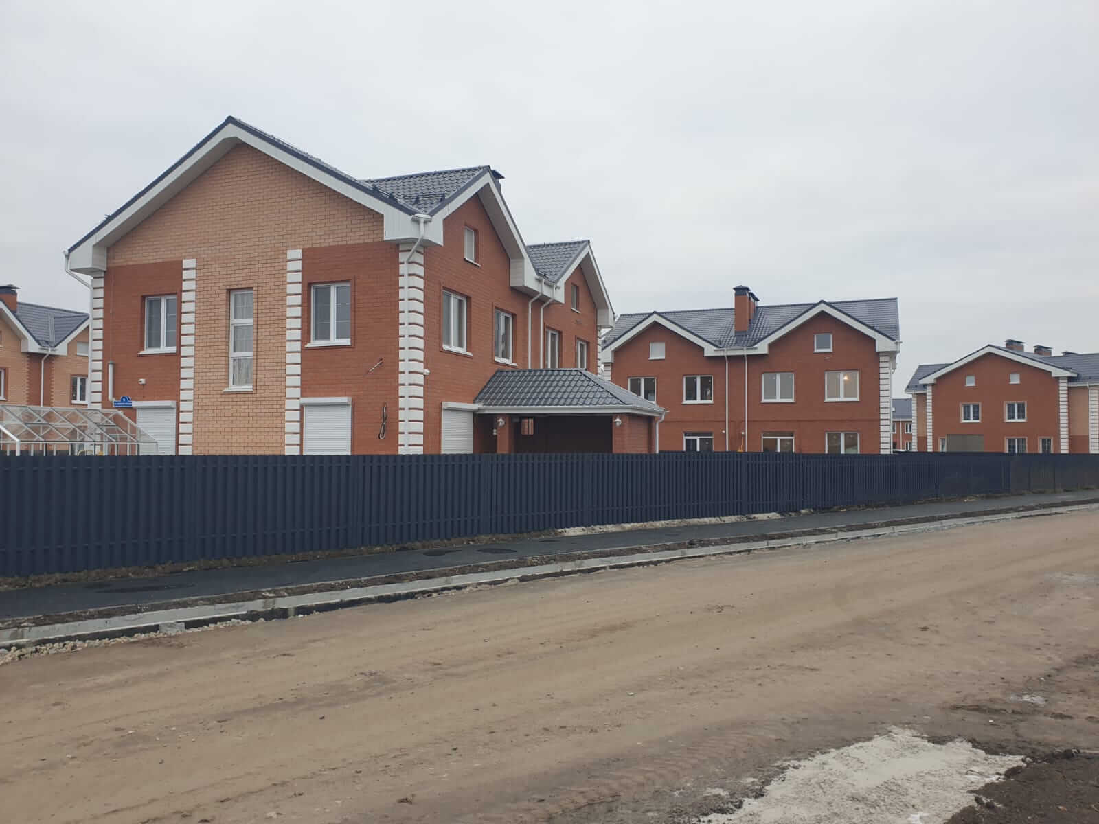 Забор из штакетника 230м Серый Графит фото6 в Гатчине