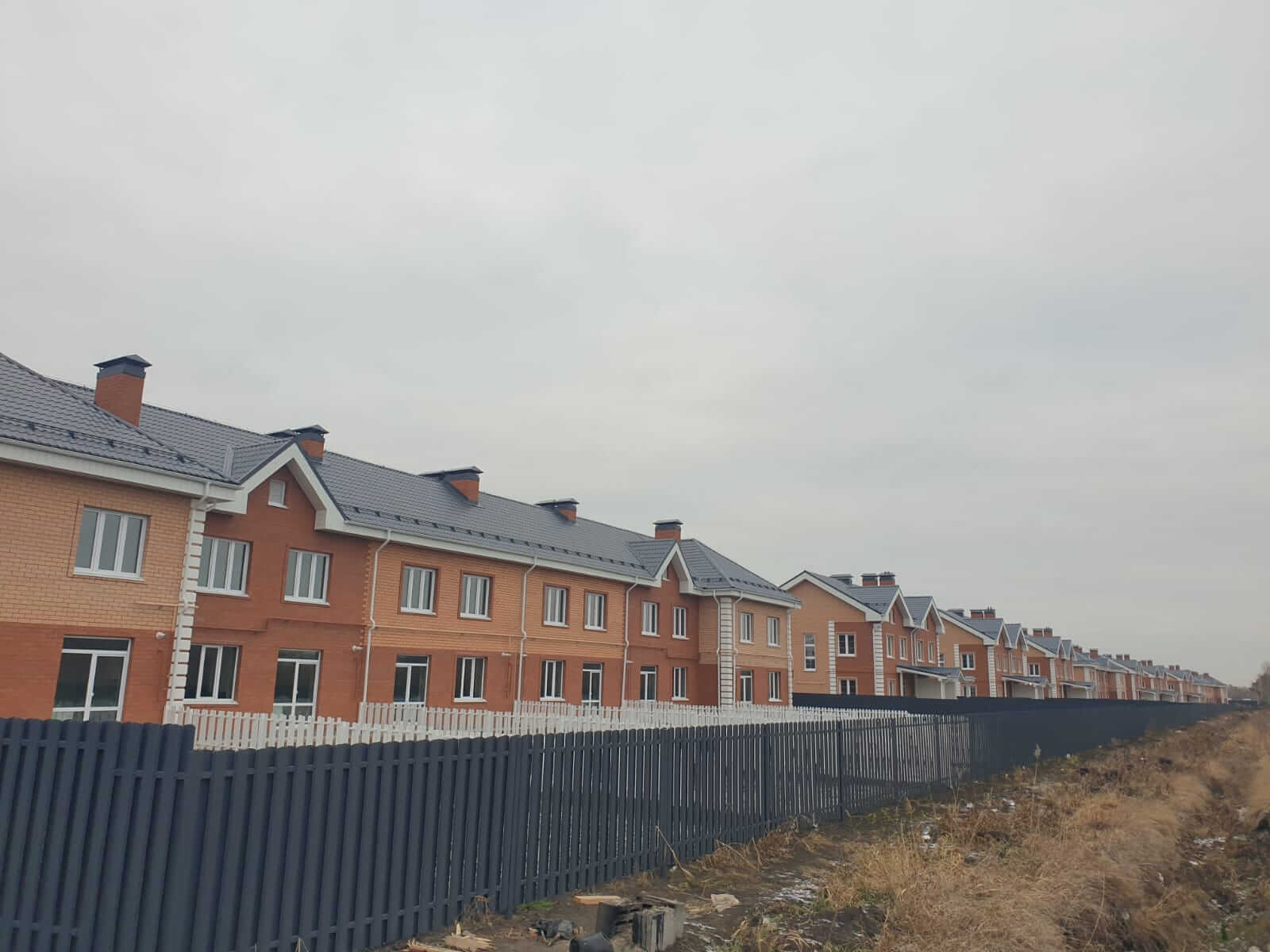 Забор из штакетника 230м Серый Графит фото5 в Гатчине