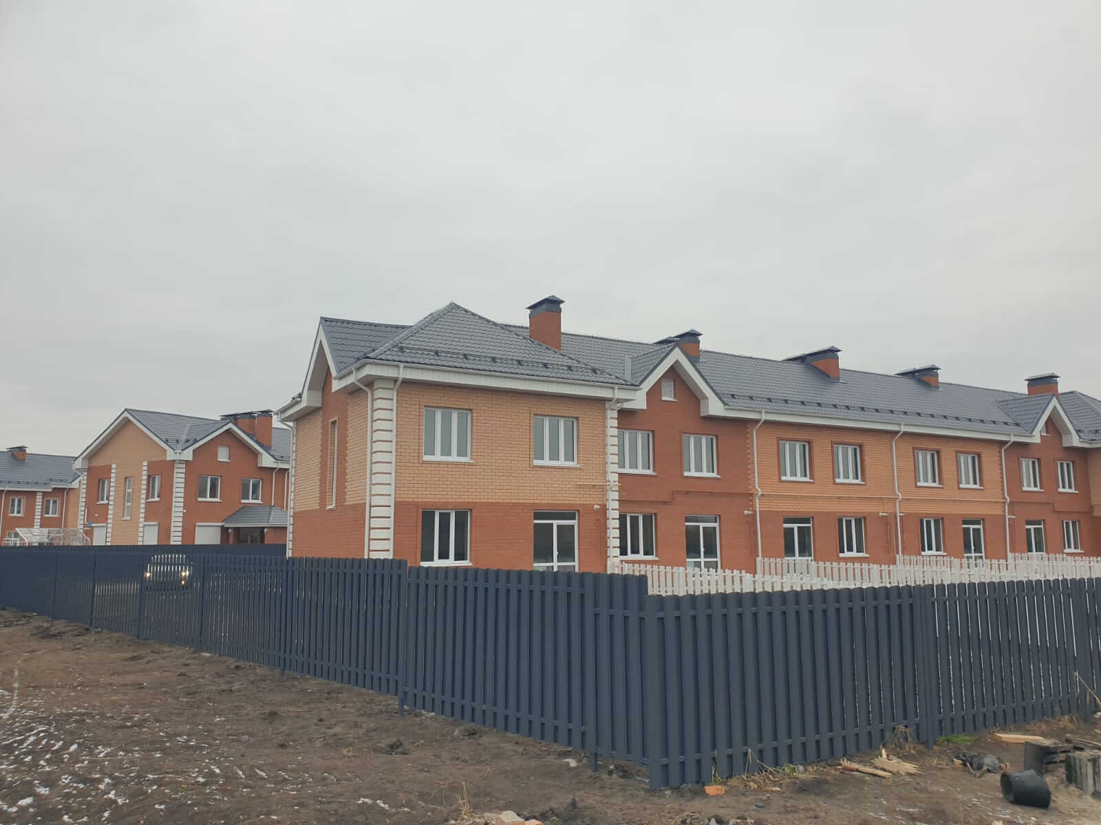 Забор из штакетника 230м Серый Графит фото4 в Гатчине