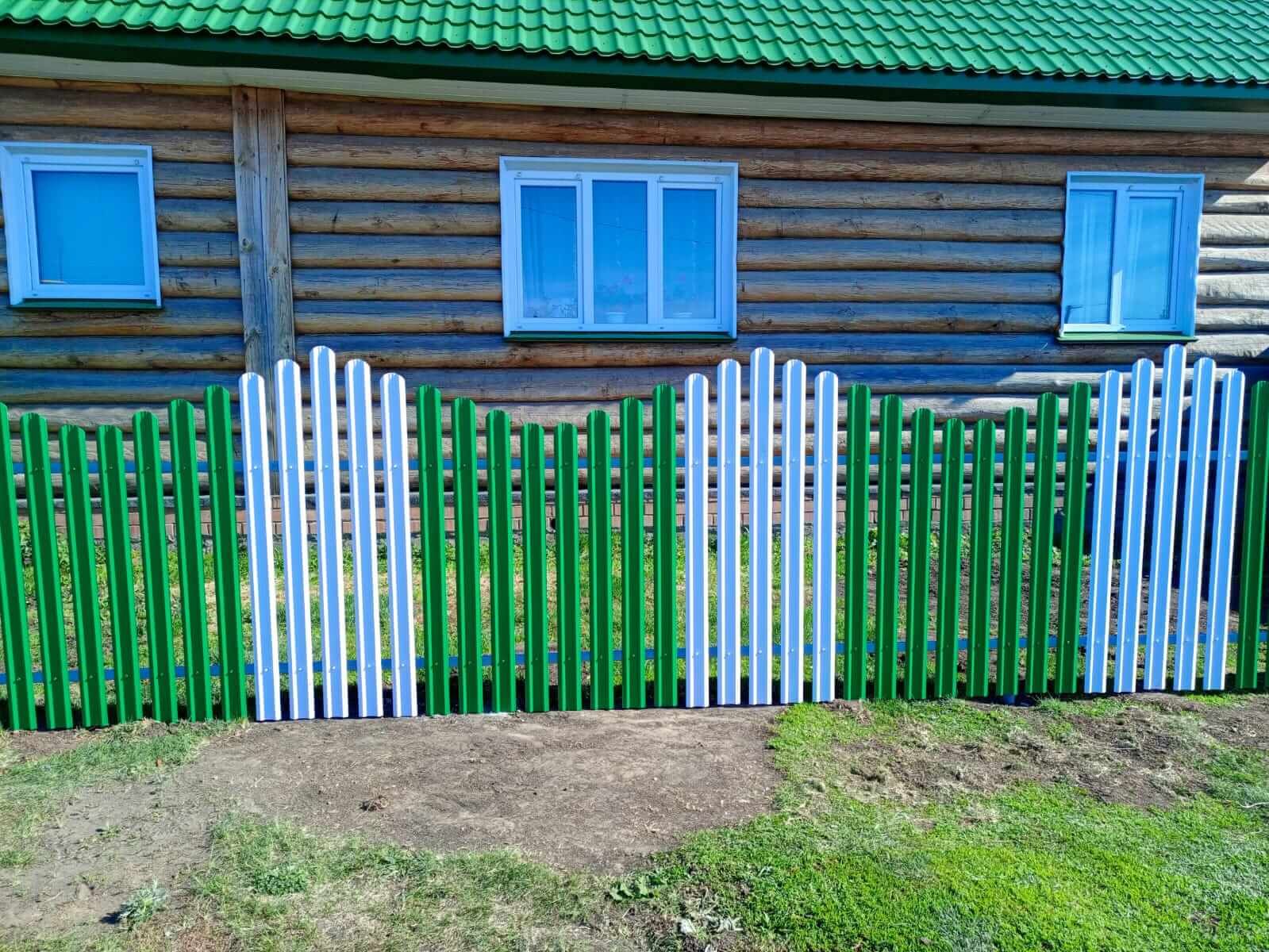 Забор из штакетника 18м в двух цветах RAL9003 Белый + RAL6029 Зеленая Мята в Гатчине