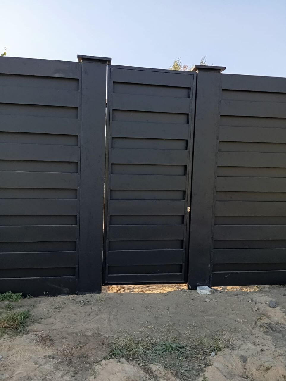 Забор-ранчо из металлопланкена 37м RAL9005 Черный МАТТЕ фото 3 в Гатчине