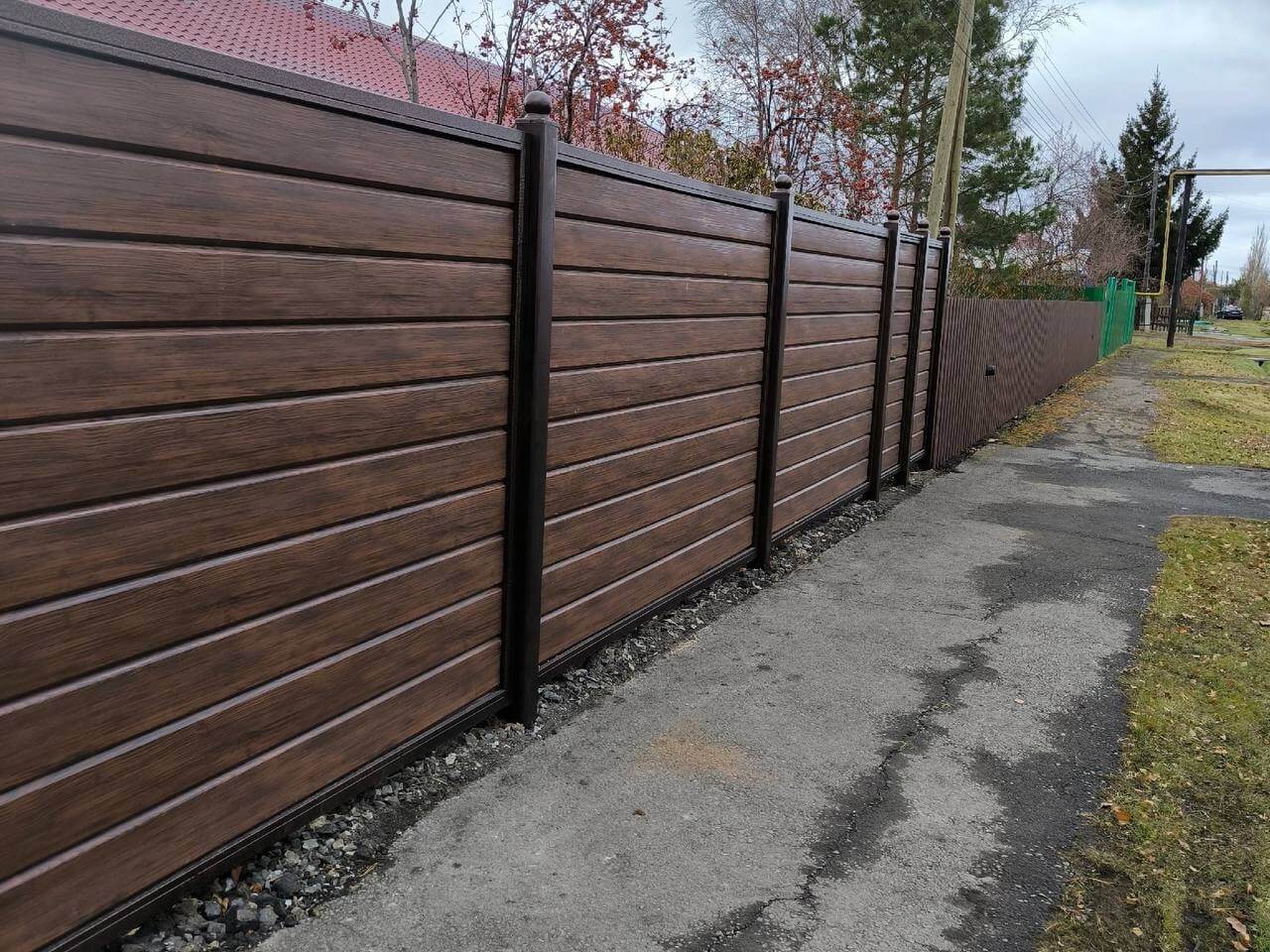 Забор из металлосайдинга Евро-Брус 46м Античное Дерево Принтек фото 1 в Гатчине