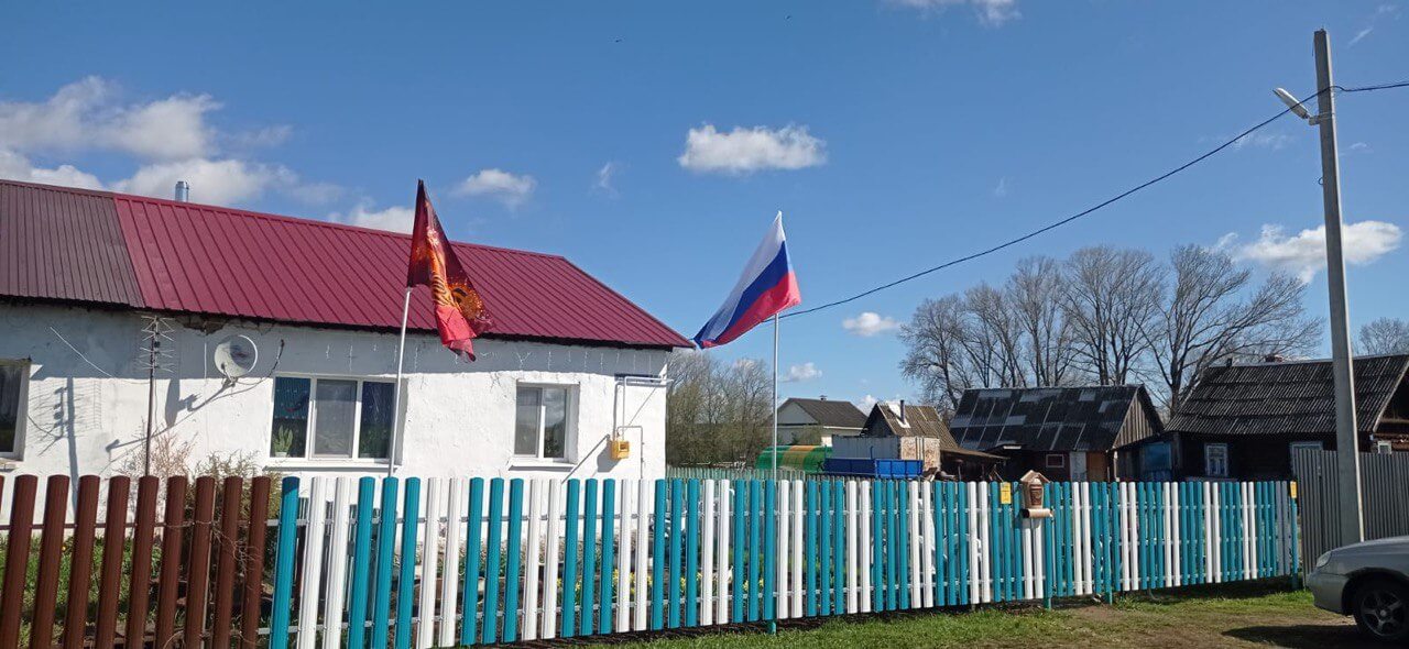 Забор из евроштакетника 16м RAL5021 Морская Волна, RAL9003 Белый фото 1 в Гатчине