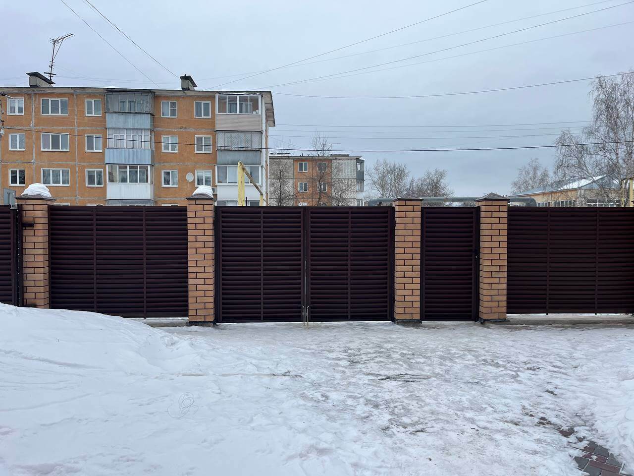 Забор-жалюзи из ламелей ЭКО-Z 87м RAL8017/8017 Шоколад двусторонний МАТТЕ фото 1 в Гатчине