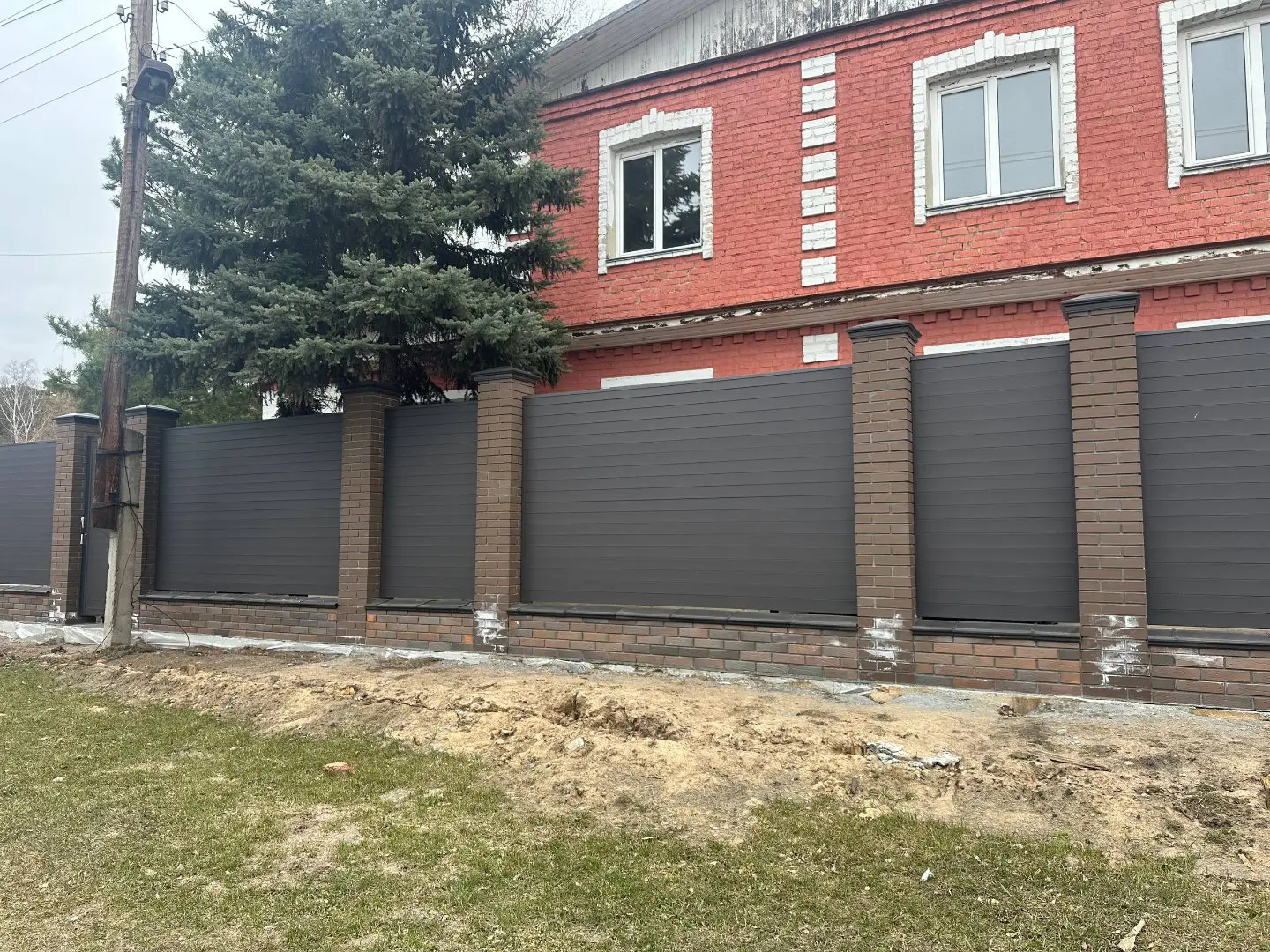 Забор-ранчо из металлического планкена 28м RAL8019 Темный Шоколад МАТТЕ в Гатчине