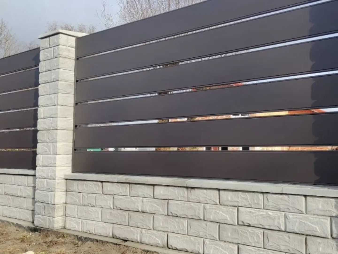 Забор-ранчо из металлопланкена 32м RAL8019 Темный Шоколад МАТТЕ фото 3 в Гатчине